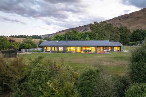 Photo of property in 58 Oak Lane, Wanaka, 9305