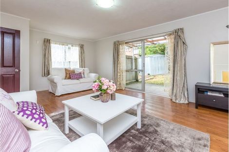 Photo of property in 60 Kohekohe Street, New Lynn, Auckland, 0600