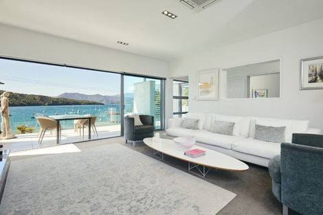 Photo of property in 358 Waikawa Road, Waikawa, Picton, 7220