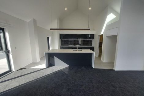 Photo of property in 21 Irvines Track, Halswell, Christchurch, 8025