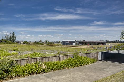 Photo of property in 64 The Esplanade, Westshore, Napier, 4110