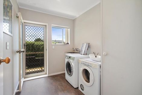 Photo of property in 27 Stella Drive, Clarks Beach, 2122