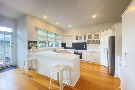 Photo of property in 2a Cumberland Avenue, Westmere, Auckland, 1022