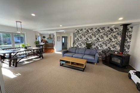 Photo of property in 15 Russell Drive, Oakura, 4314