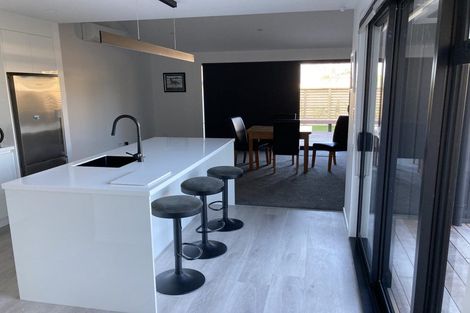 Photo of property in 11 Donnelly Street, Oakura, 4314