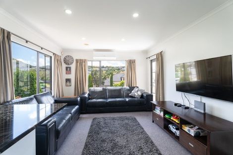 Photo of property in 53 Amesbury Drive, Churton Park, Wellington, 6037