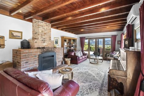 Photo of property in 38 Tizzards Road, Robinsons Bay, Akaroa, 7581