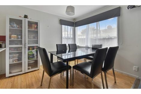 Photo of property in 3 Smedley Street, Manurewa, Auckland, 2102