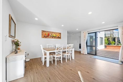 Photo of property in 32 Huarahi Pai Road, Huapai, Kumeu, 0810