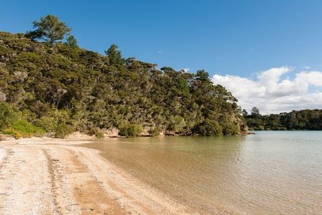 Photo of property in 105a Te Wahapu, Russell, 0272