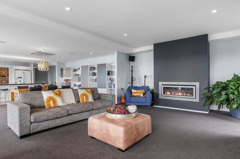 Photo of property in 20 Maffeys Road, Mount Pleasant, Christchurch, 8081