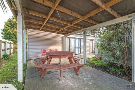 Photo of property in 10 Kitewao Street, Northcote, Auckland, 0627