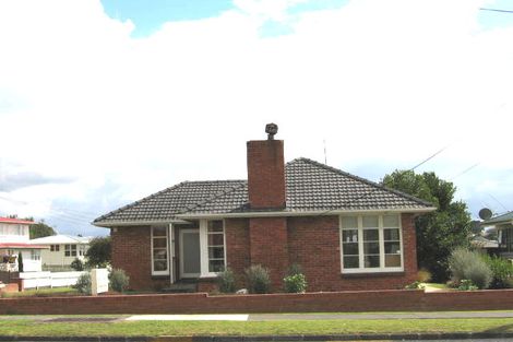 Photo of property in 75 Titirangi Road, New Lynn, Auckland, 0600