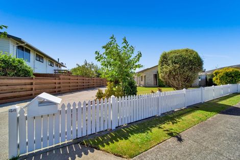 Photo of property in 44 Murray Avenue, Hawera, 4610