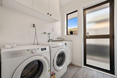 Photo of property in 92 Apsley Drive, Avonhead, Christchurch, 8042