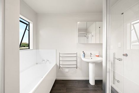 Photo of property in 68 Garland Drive, St Andrews, Hamilton, 3200