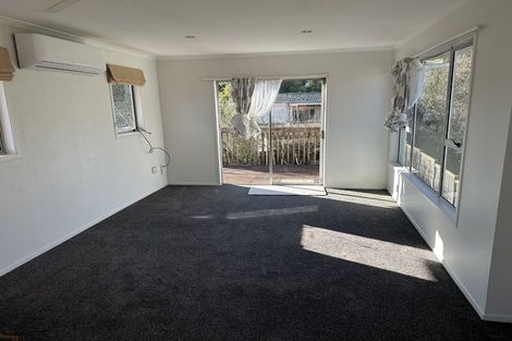 Photo of property in 19 St Catherine Crescent, West Harbour, Auckland, 0618