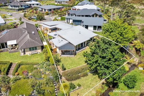 Photo of property in 21 Riverside Place, Katikati, 3129