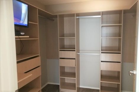 Photo of property in 27 Momona Road, Greenlane, Auckland, 1051