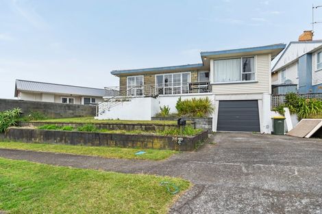 Photo of property in 16 Mayne Street, Waitara, 4320