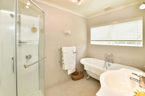 Photo of property in 19 Vista Motu, Red Beach, 0932