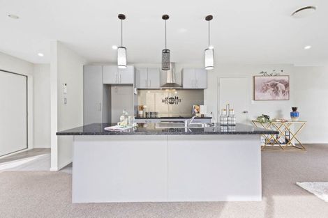 Photo of property in 19 Kotuku Crescent, Takanini, 2112