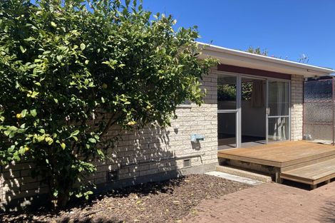 Photo of property in 1/174a Wilsons Road South, Saint Martins, Christchurch, 8022