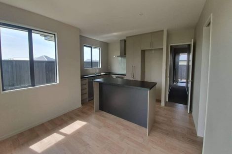 Photo of property in 2 Stratford (pvt) Way, Rangiora, 7400