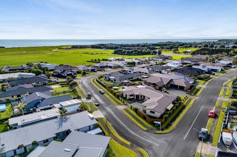 Photo of property in 5 Marlin Terrace, Bell Block, New Plymouth, 4312