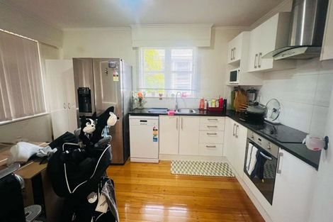 Photo of property in 1/172 Forrest Hill Road, Forrest Hill, Auckland, 0620