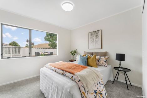 Photo of property in 2/24 Amberwood Drive, Northpark, Auckland, 2013