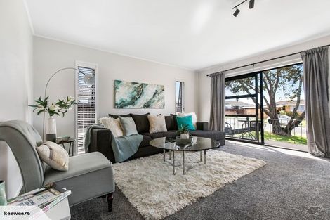 Photo of property in 41 Luton Avenue, Sunnyhills, Auckland, 2010