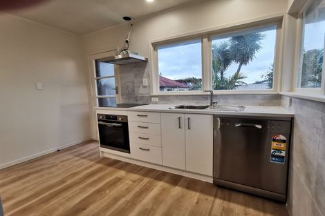 Photo of property in 2/7a Corrella Road, Belmont, Auckland, 0622