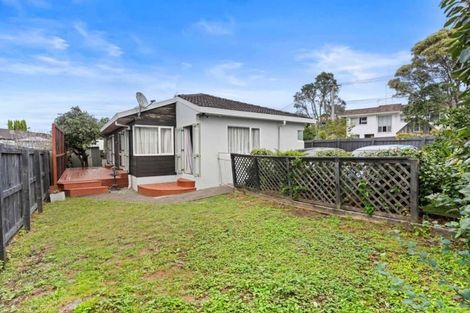 Photo of property in 2/296 Wairau Road, Glenfield, Auckland, 0629