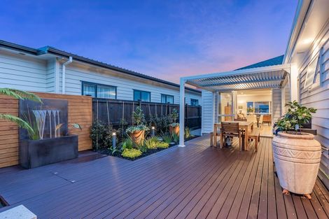 Photo of property in 9 Ropere Street, Kumeu, 0810