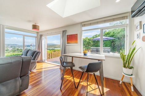 Photo of property in 61 Mana View Road, Paremata, Porirua, 5026