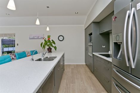 Photo of property in 11 Fendalton Place, Hatfields Beach, Orewa, 0931