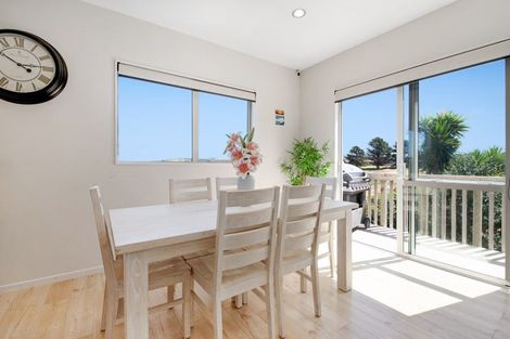 Photo of property in 135 Alec Craig Way, Gulf Harbour, Whangaparaoa, 0930