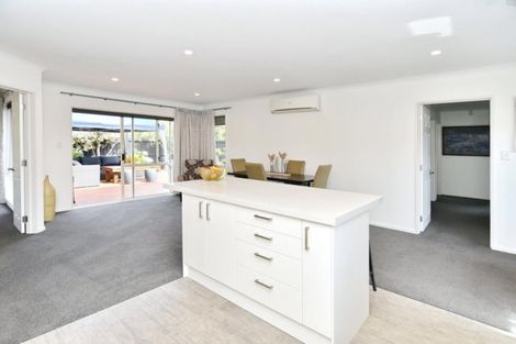 Photo of property in 4 Rue De La Mare, Parklands, Christchurch, 8083