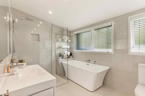 Photo of property in 2 Manaia Place, Mairangi Bay, Auckland, 0630