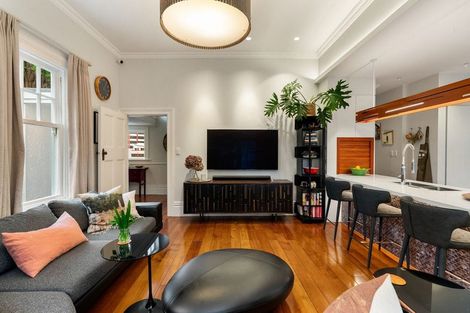 Photo of property in 57 Bolton Street, Kelburn, Wellington, 6012