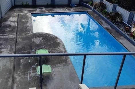 Photo of property in 5 Monet Grove, West Harbour, Auckland, 0618