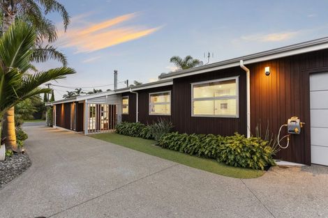 Photo of property in 39 Doment Crescent, Orewa, 0931