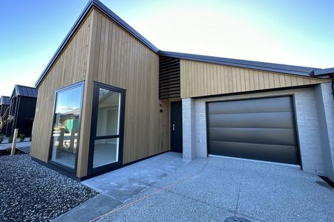 Photo of property in 14 Inder Street, Jacks Point, 9371