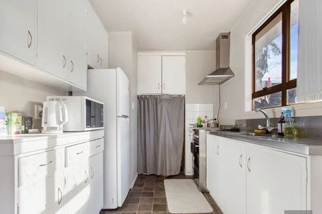 Photo of property in 2/41 Challen Close, Conifer Grove, Takanini, 2112