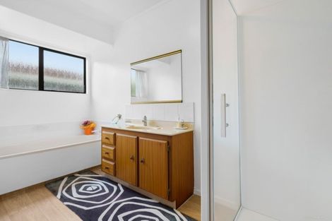 Photo of property in 1/74 Dalwhinnie Parade, Highland Park, Auckland, 2010