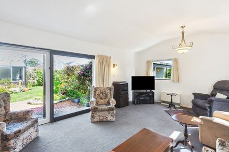 Photo of property in 2 Rata Street, Waikanae, 5036