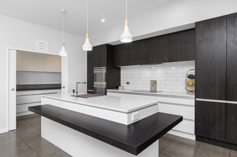 Photo of property in 33 Oceana Drive, Welcome Bay, Tauranga, 3175