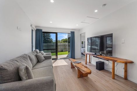 Photo of property in 16 Taupata Lane, Helensville, 0800