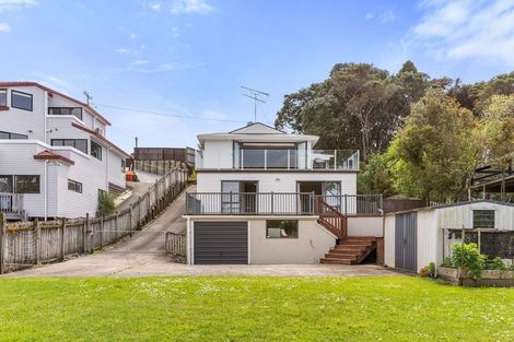 Photo of property in 84 Wade River Road, Stanmore Bay, Whangaparaoa, 0932